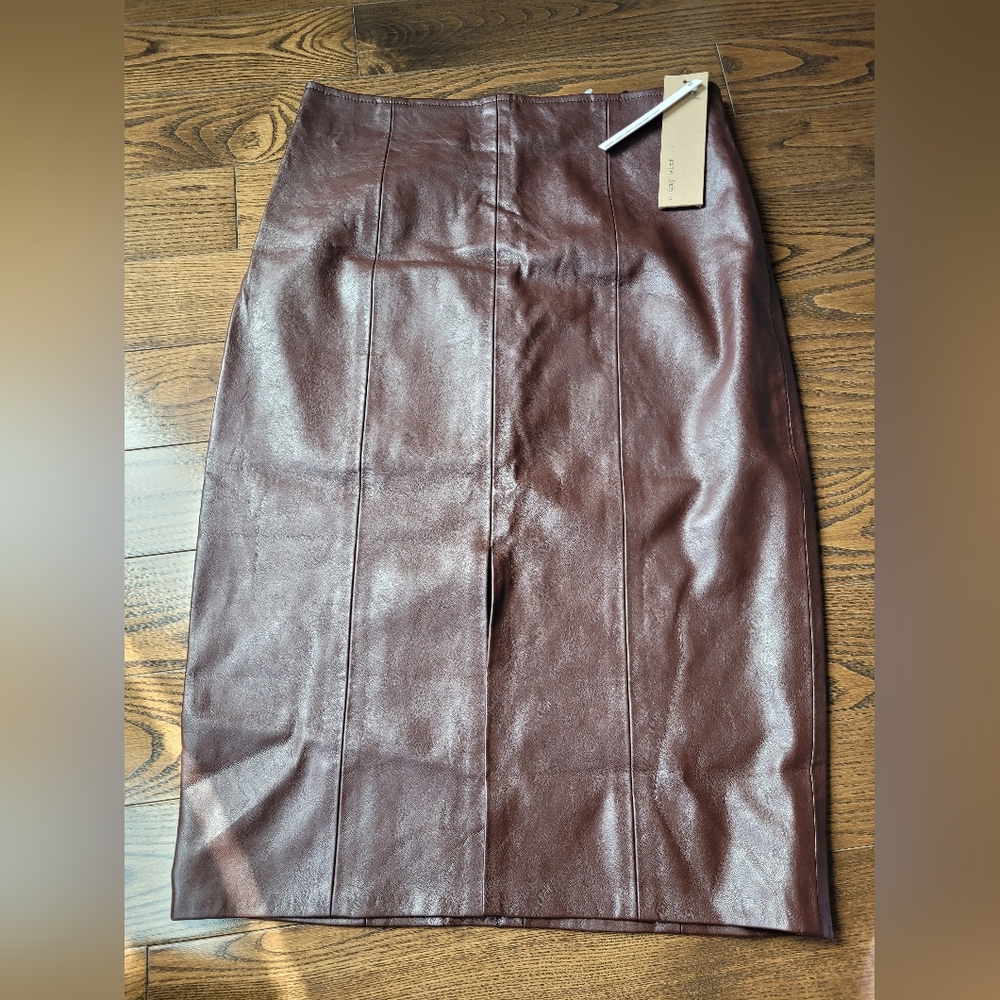 NWT Elegant Brown/Burgundy Skirt